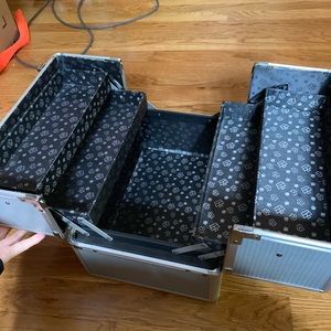 ⁉️SOLD⁉️ Caboodle box